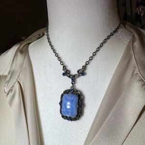 Beautiful vintage Preowned necklace